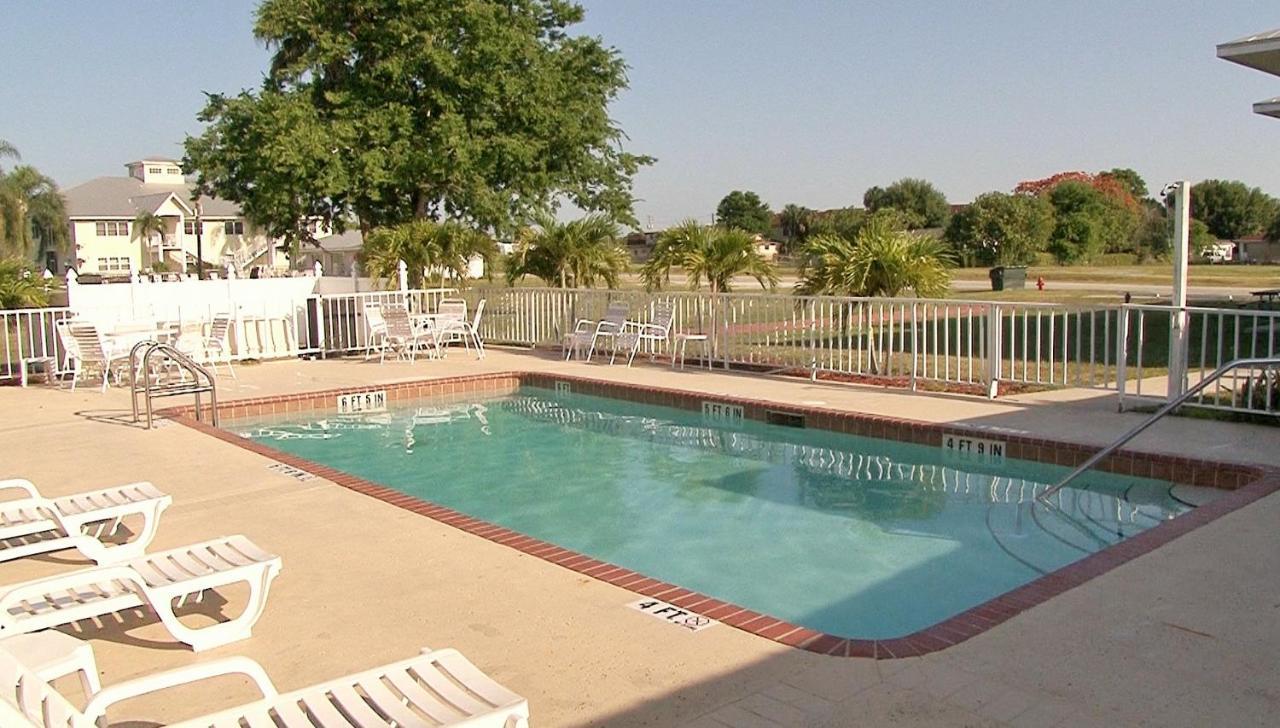 Roland Martin Marina/Resort Clewiston Exterior photo