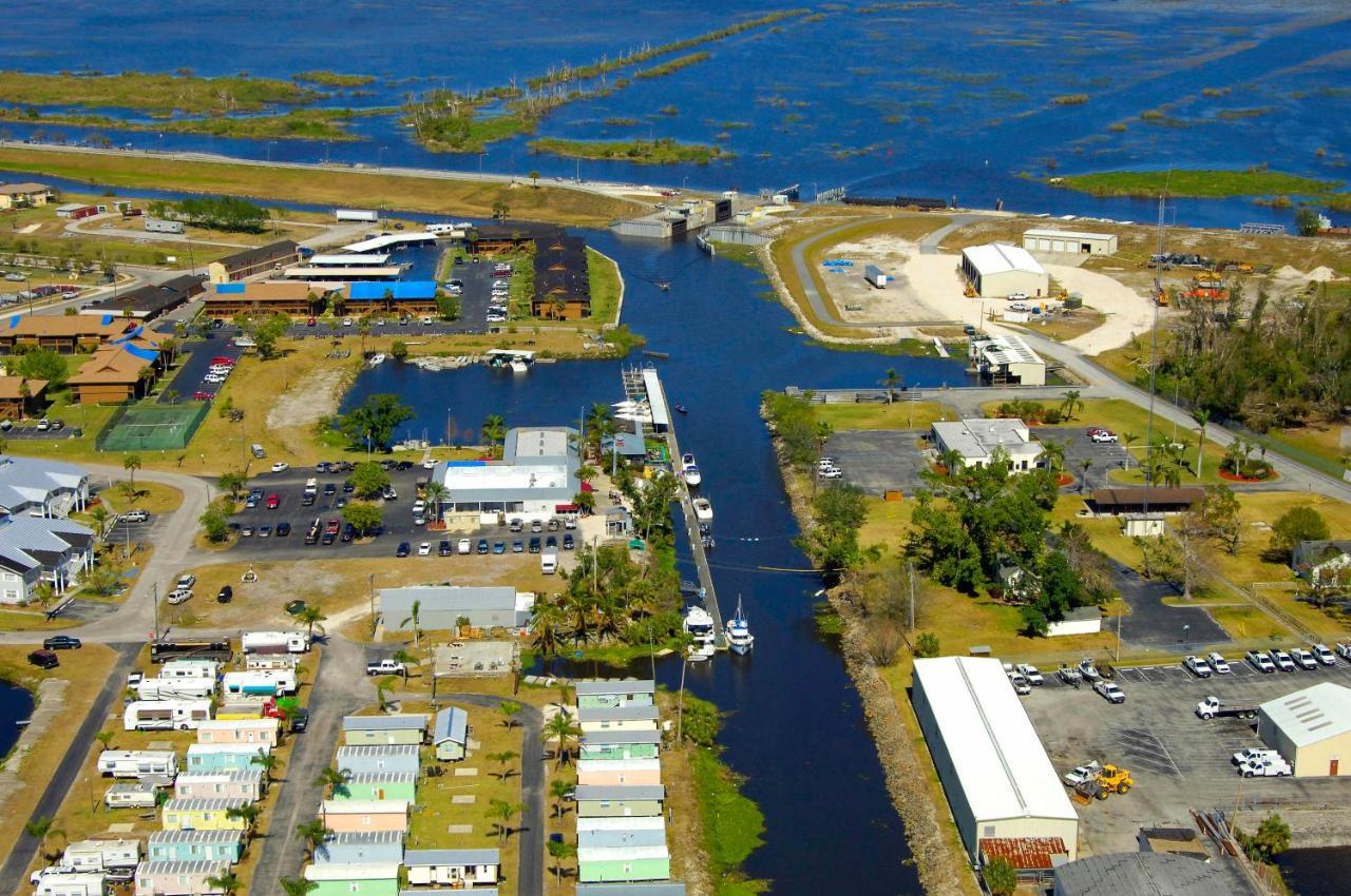Roland Martin Marina/Resort Clewiston Exterior photo