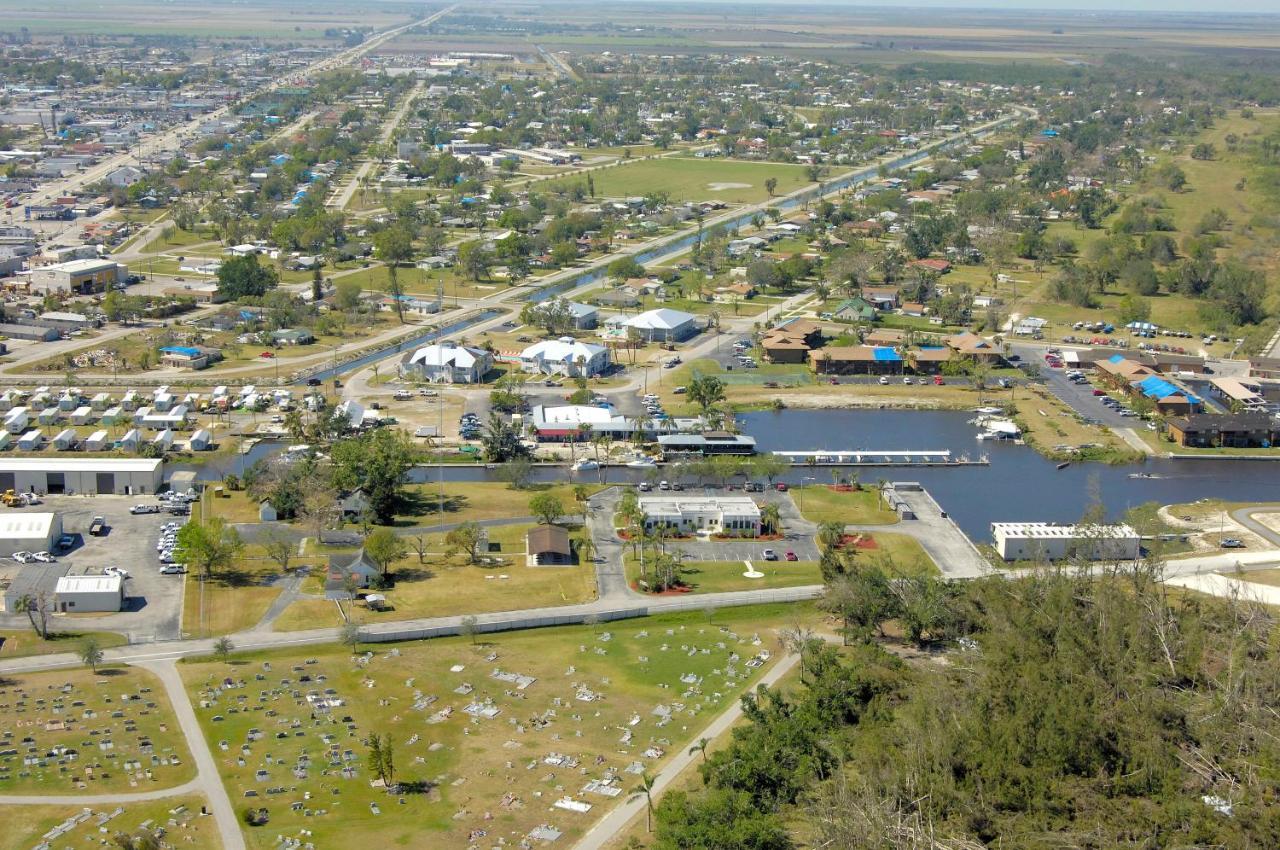 Roland Martin Marina/Resort Clewiston Exterior photo